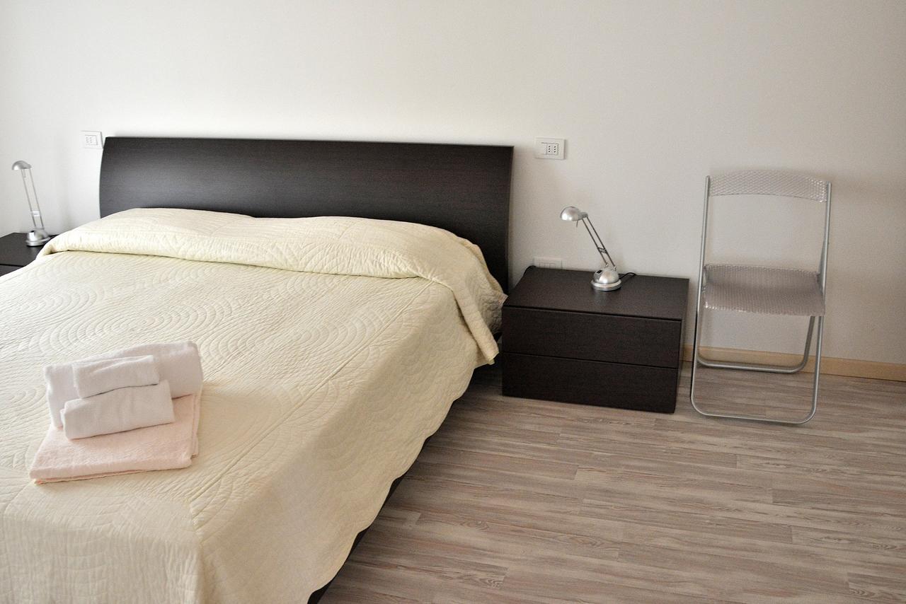 Residenza Alle Torri With Pool Тори дел Бенако Екстериор снимка