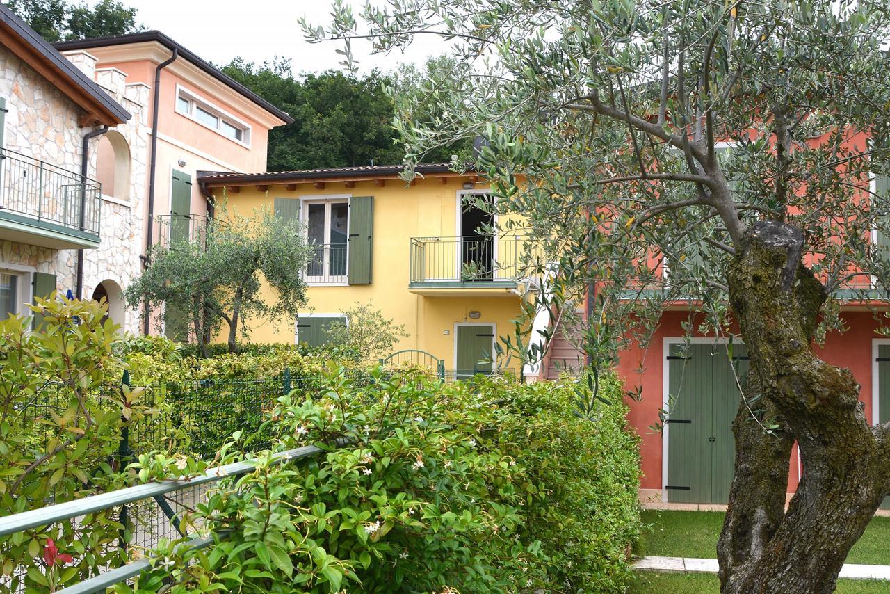 Residenza Alle Torri With Pool Тори дел Бенако Екстериор снимка