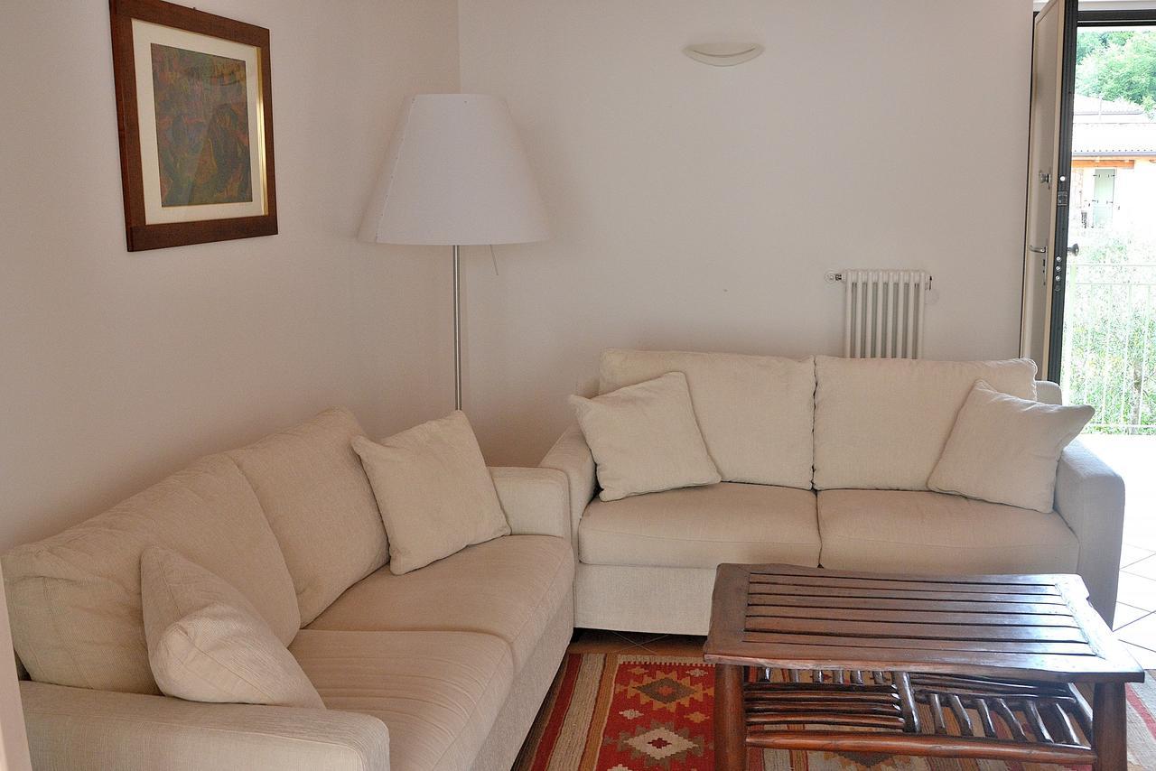 Residenza Alle Torri With Pool Тори дел Бенако Екстериор снимка
