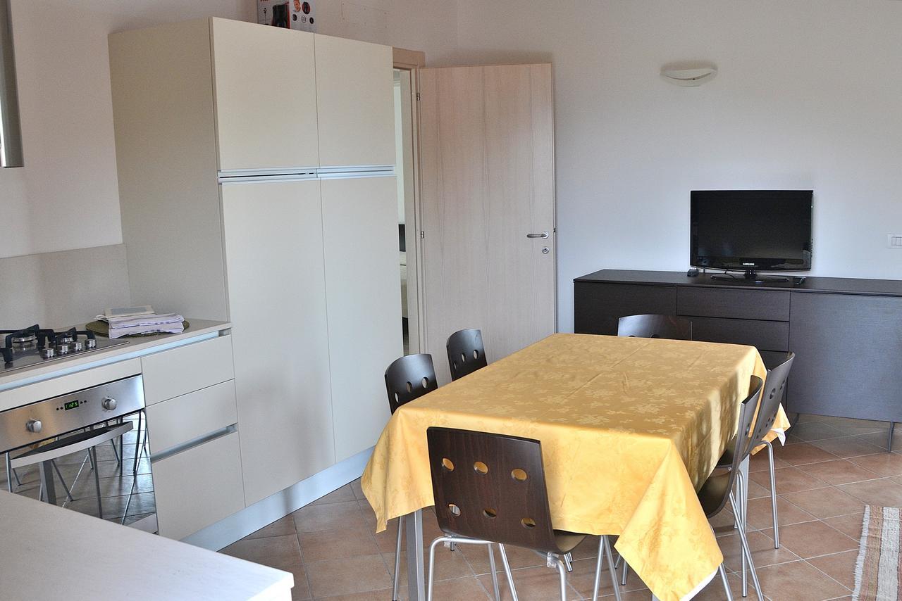 Residenza Alle Torri With Pool Тори дел Бенако Екстериор снимка